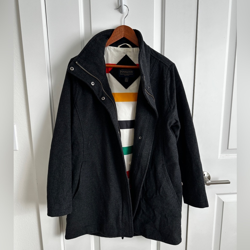 Women’s Dark grey Pendleton Wool Zip Up Pea Coat Size medium